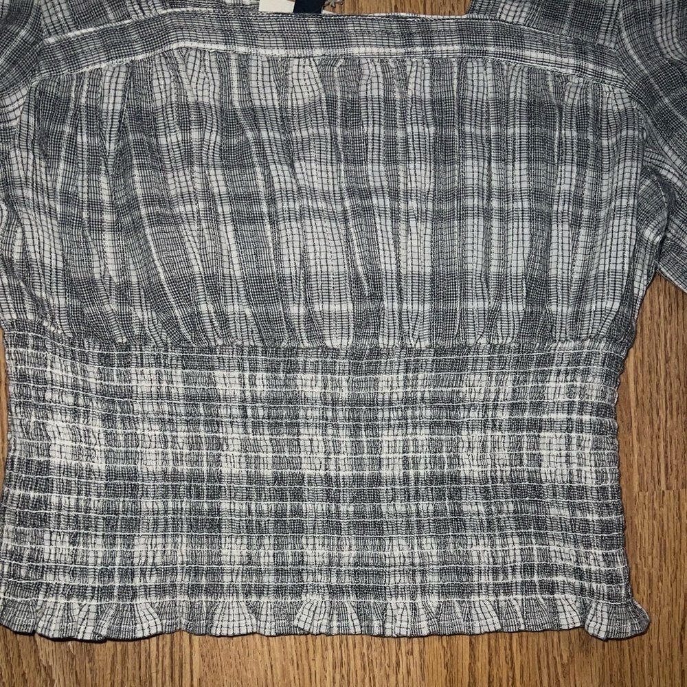 Shirt - Picture 3 of 4